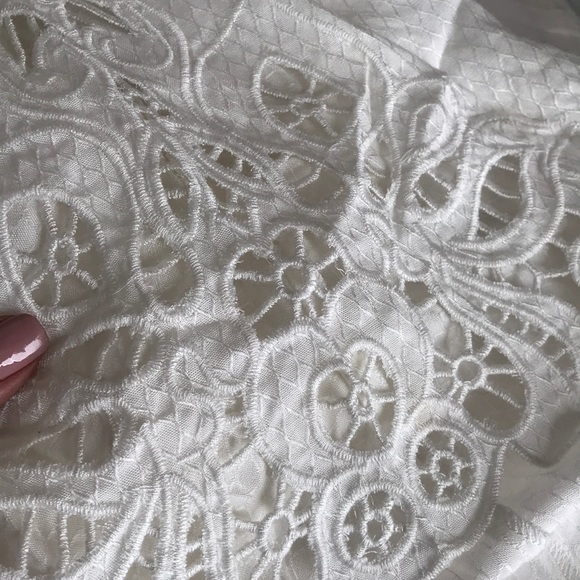 ๐ New Arrivals ! Laser Cut Embroidered Romper - Picture 7 of 7